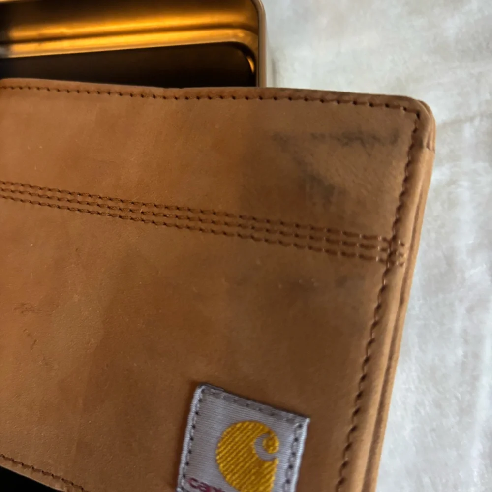 Carhartt Men's Saddle Leather Bifold Wallet NWT&B